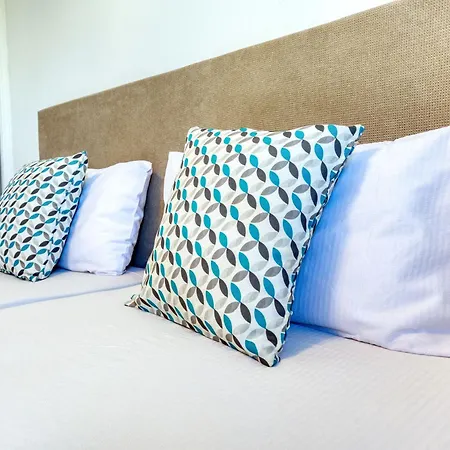 Rt-las Brisas Apartment *